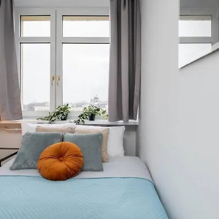 Monochrome Lazienki Park Apartment