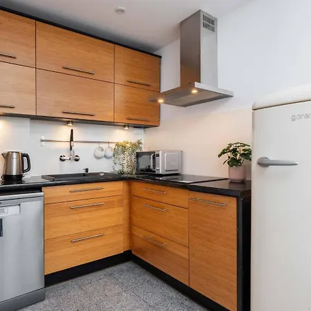 Apartment Monochrome Lazienki Park Warschau