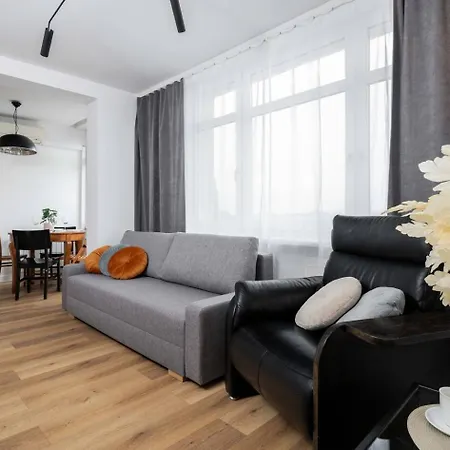 Monochrome Lazienki Park Apartment *