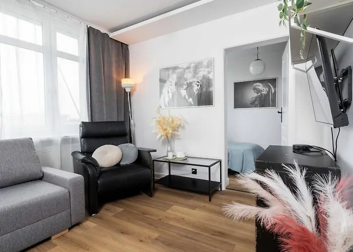 Monochrome Downtown Warszawa